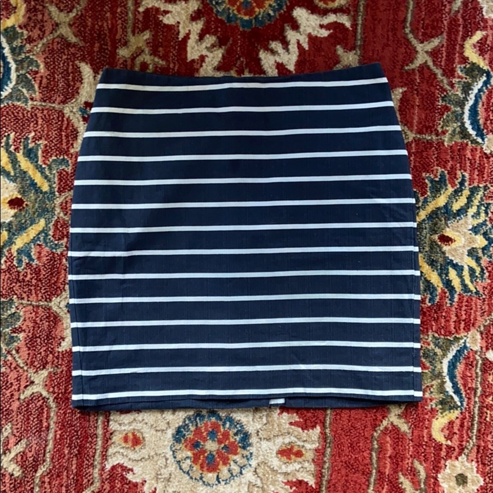 Banana Republic navy blue and white striped skirt